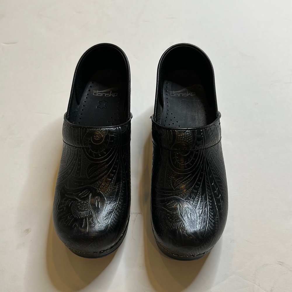 Dansko Women's Leather Clogs with Floral Pattern Size: 39 EU / 8.5 US
